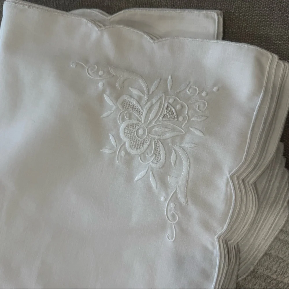 Vintage Elegant‎ White Embroidered Napkins